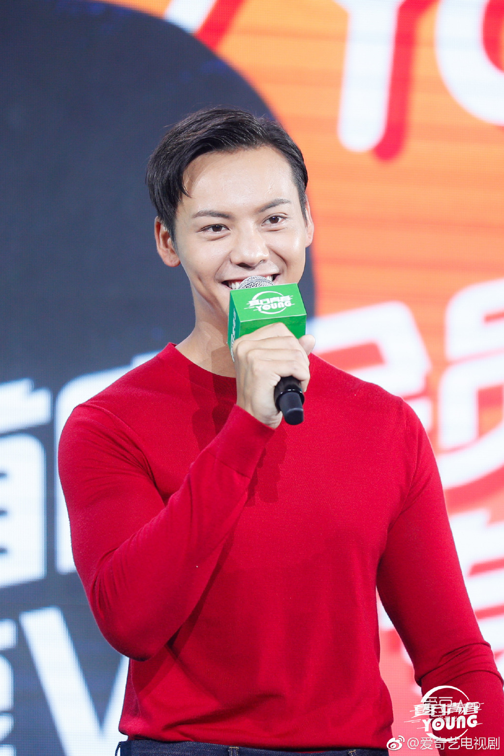 陈伟霆独家采访揭秘,小巷中的隐藏美食天堂探索之旅