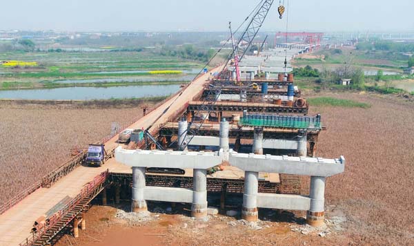 鄂咸高速最新进展及小巷独特风味探寻报告