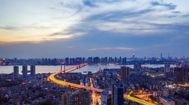 武汉热门景点探秘,小巷独特风景与隐藏小店的魅力之旅