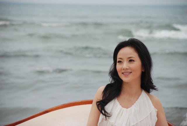 女演员张燕，小巷深处的星光与美食奇缘