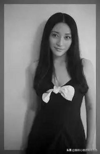 演艺界生命力与价值探讨,活着的演员的力量与影响