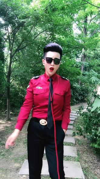 红衣哥,共舞大自然的奇妙旅程