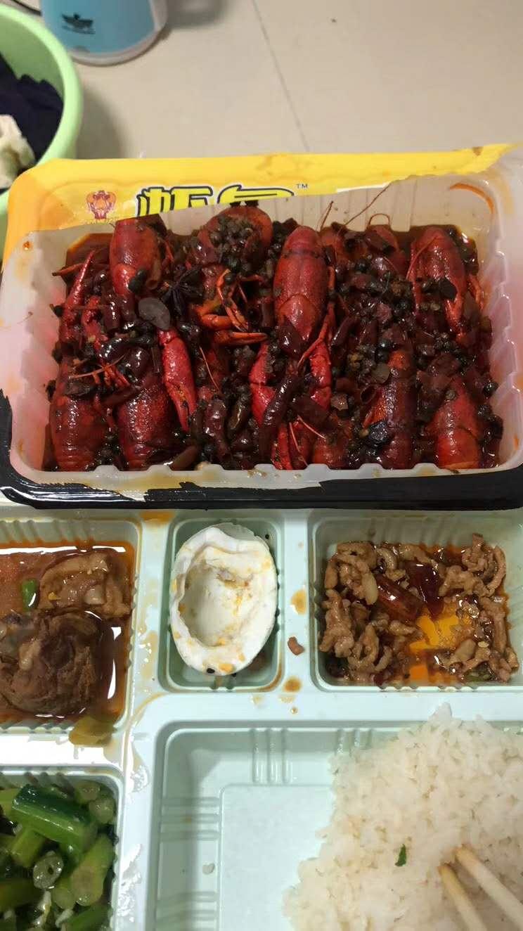 科技守护健康,最新隔离服引领新时代先锋